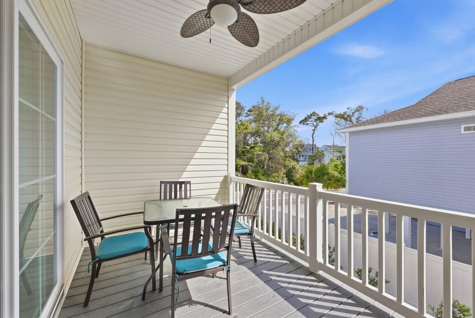 4 BR Stunning House Near Beach and Main St House in North Myrtle Beach