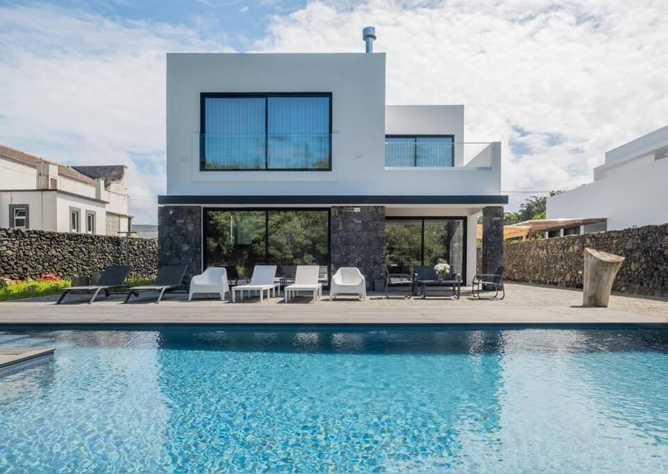 Lotus House - Heated Pool & Jacuzzi near the Beach House in Azores District