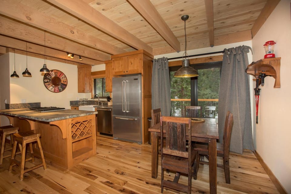 Away on Allenby by Tahoe Getaways - 3BR, Dog Ok, Close to Northstar! House in Tahoe Vista
