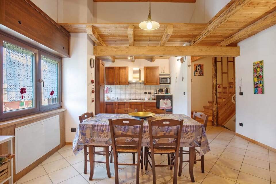 Property building, Kitchen or kitchenette, Living room