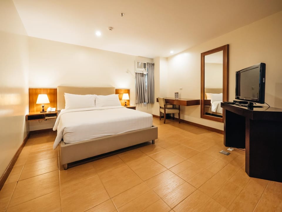 Bed, TV and multimedia, Photo of the whole room, Seating area
