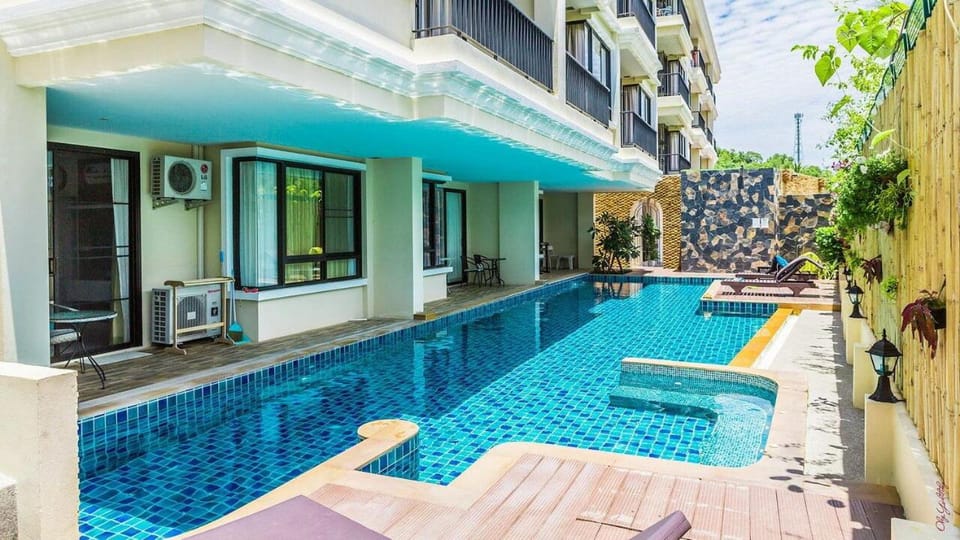 Cozy 2 Bedrooms - The Lago Nai Harn by AHP Apartment in Rawai