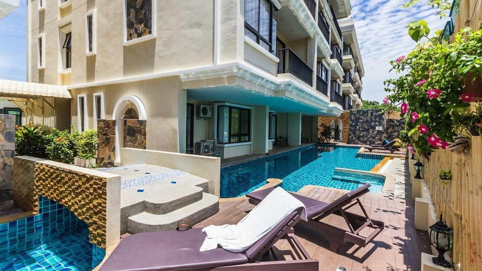 Cozy 2 Bedrooms - The Lago Nai Harn by AHP Apartment in Rawai
