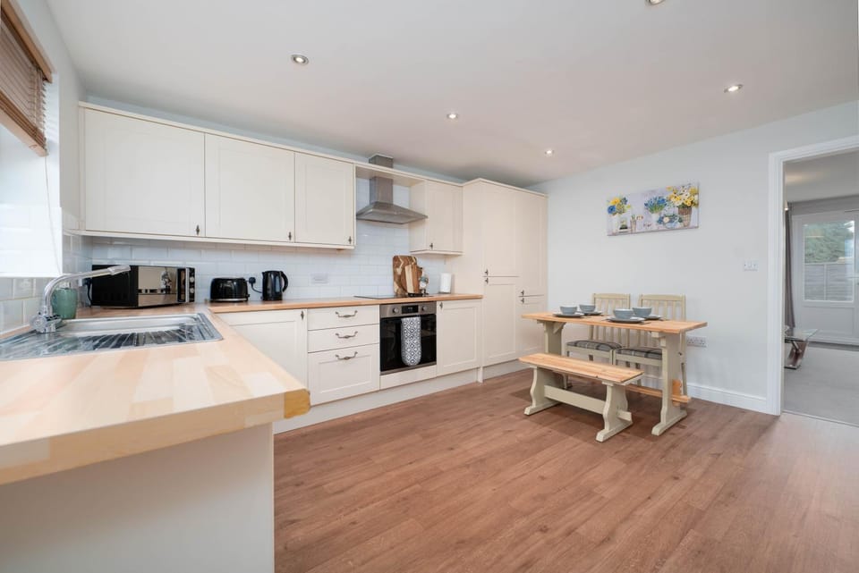 Stunning Spacious Home - Parking - Garden - Sleeps 6 House in West Lindsey District