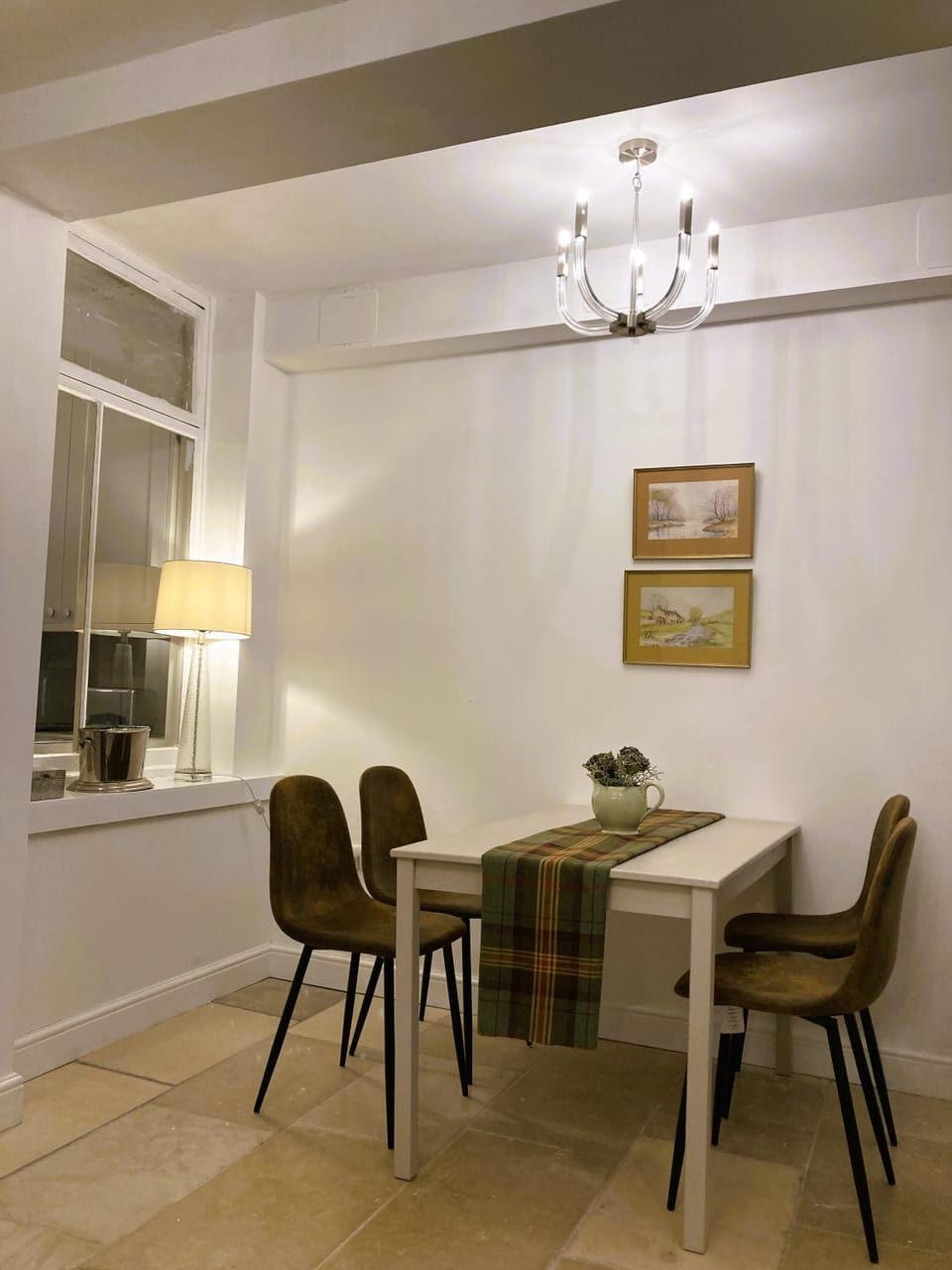 Seating area, Dining area