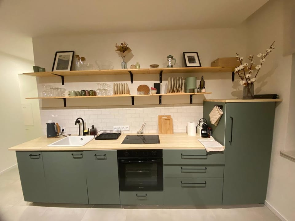 Kitchen or kitchenette, pet friendly, stove