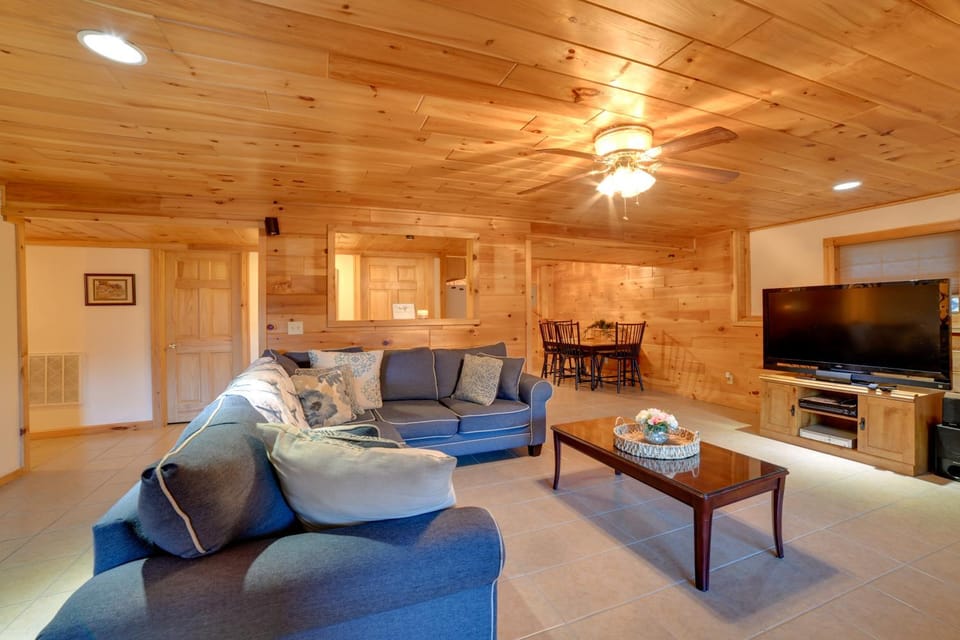 Romantic Afton Escape w/ Fire Pit & Scenic Views House in New York
