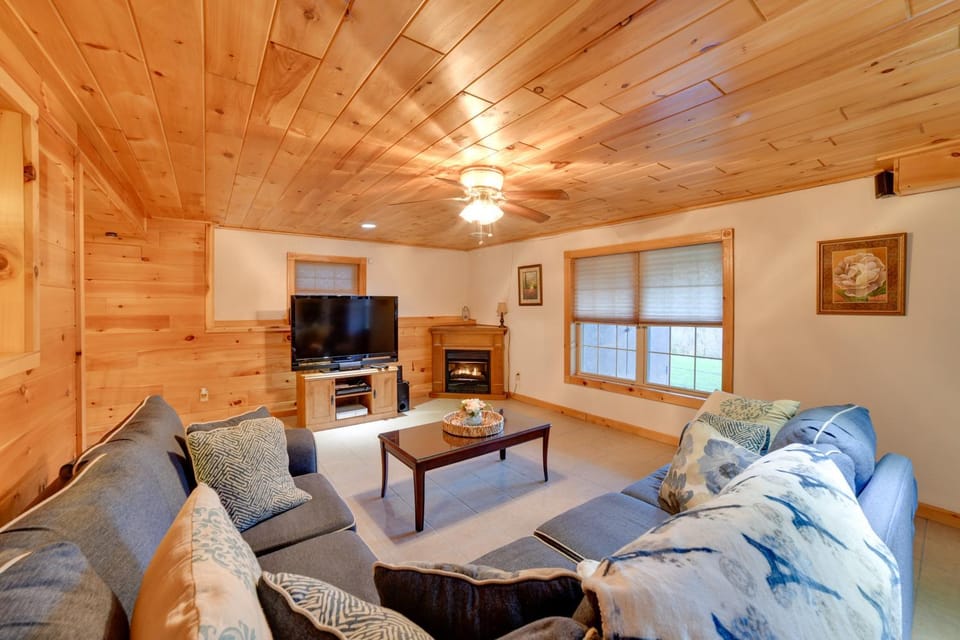 Romantic Afton Escape w/ Fire Pit & Scenic Views House in New York