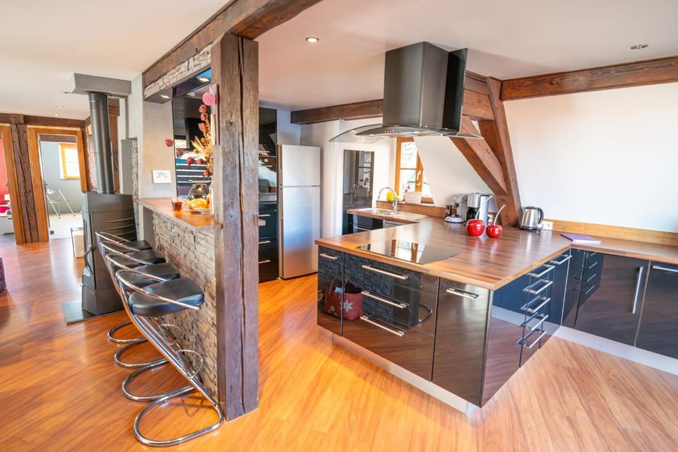 Kitchen or kitchenette, dishwasher