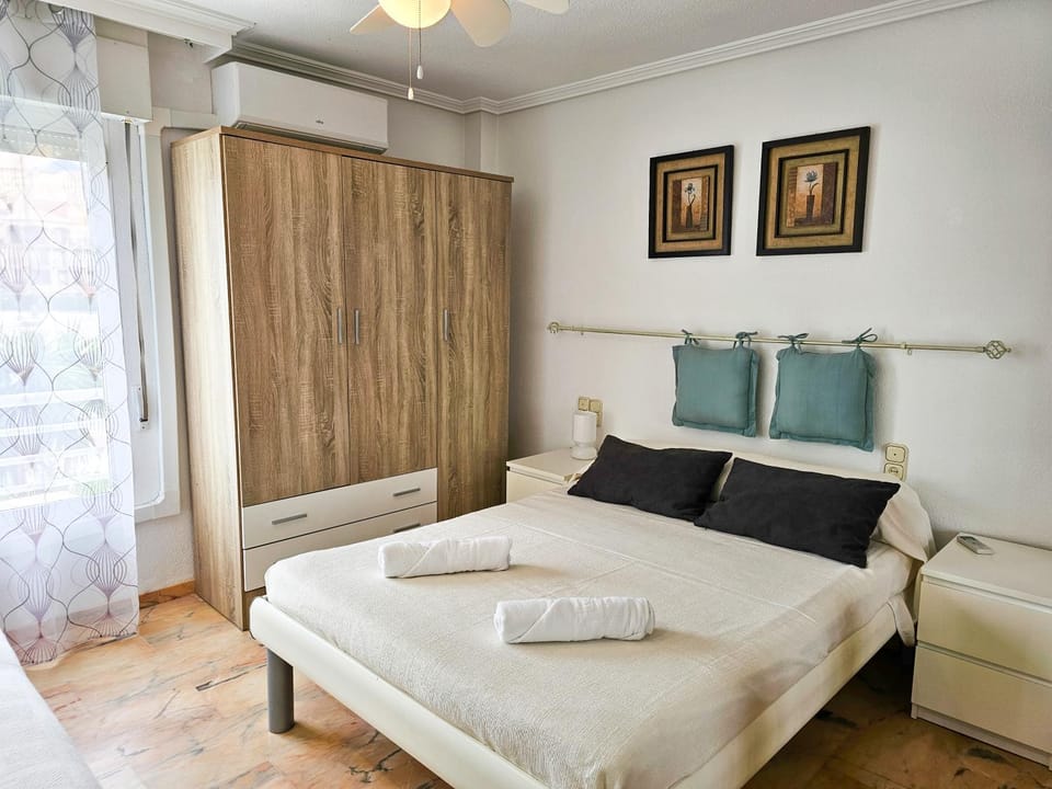 Bed, Photo of the whole room, Bedroom, fireplace, towels, wardrobe, air conditioner