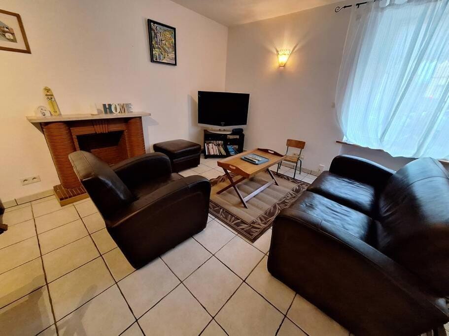 Maison en pierre proche mer, commerces et bus House in Plérin