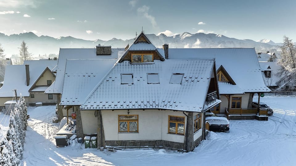 Property building, Restaurant/places to eat