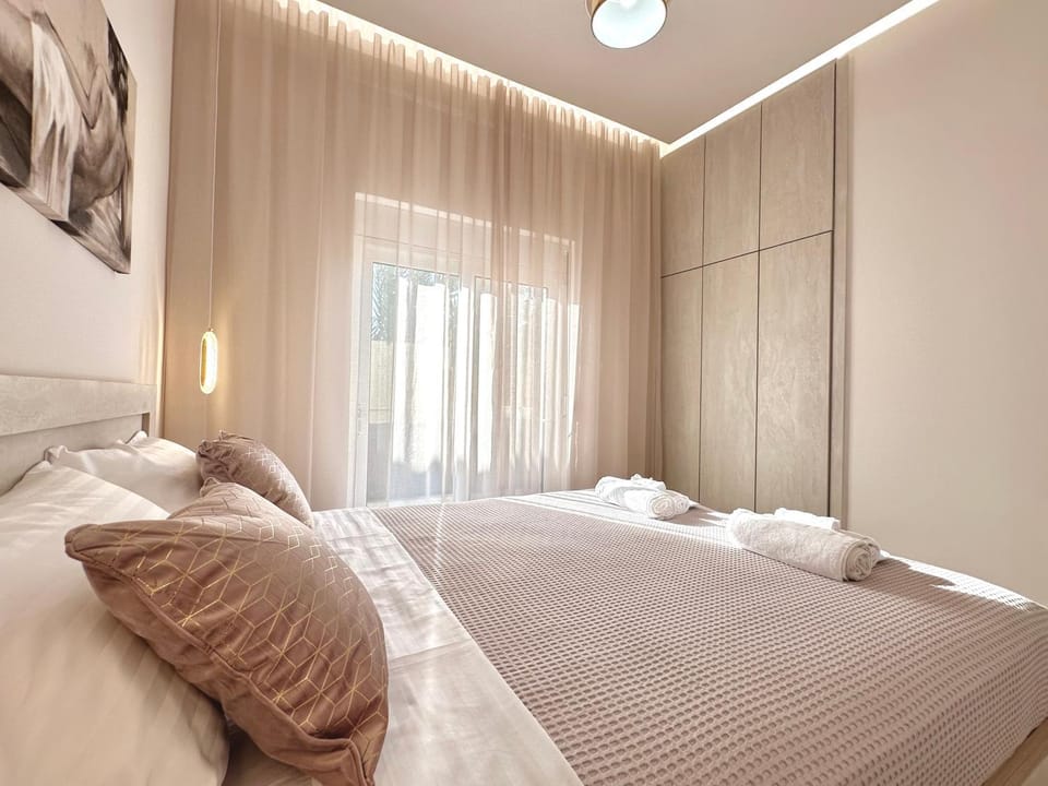 Photo of the whole room, wardrobe