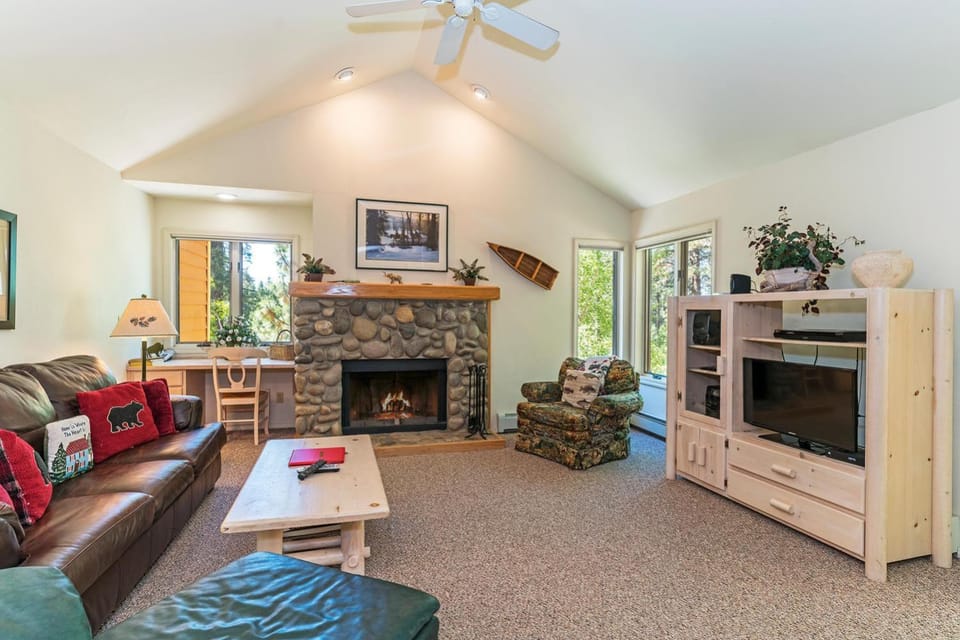 107 McCloud - Highly Sought After Complex House in Incline Village