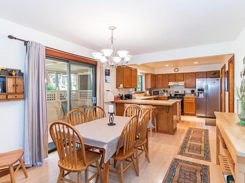 A great mountain home offering amenities that makes for a great getaway in Lake Tahoe House in Incline Village