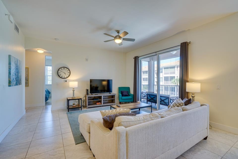 Modern Fort Myers Condo Rental ~ 5 Mi to Beach! House in Iona