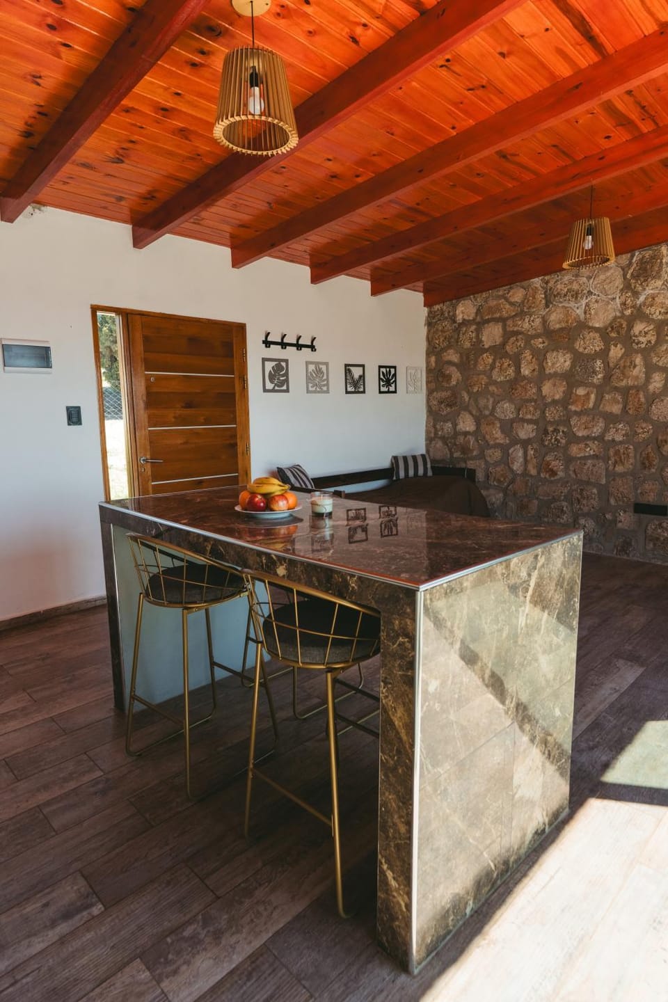 Seating area, Dining area