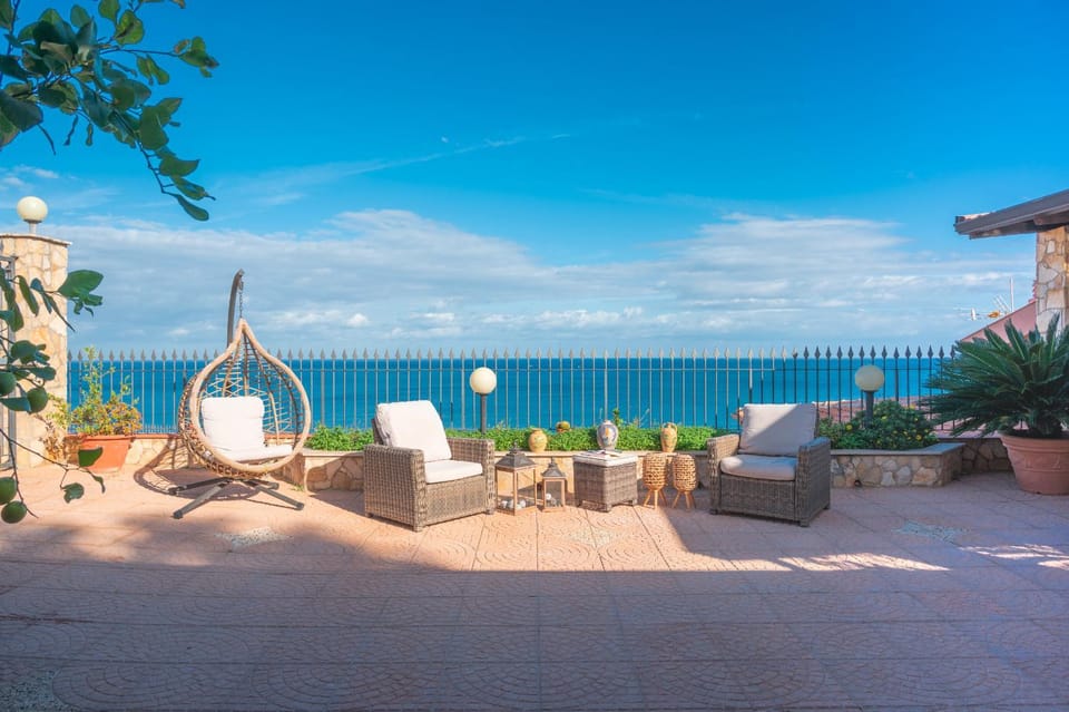 Patio, Day, Natural landscape, View (from property/room), Balcony/Terrace, Sea view, sunbed