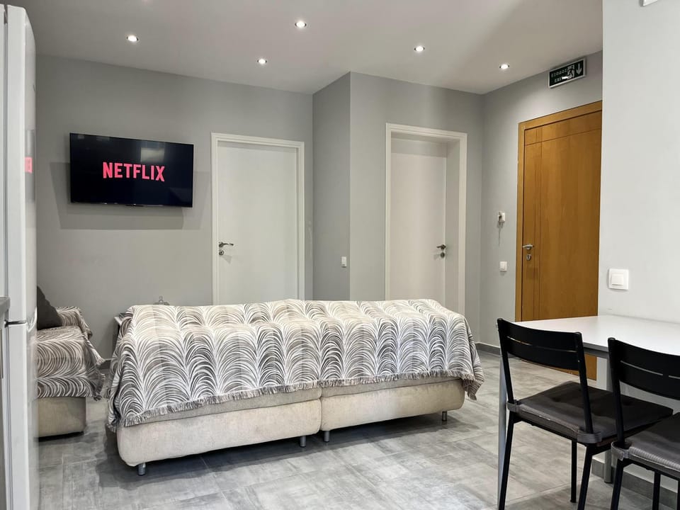 TV and multimedia, Living room, Seating area