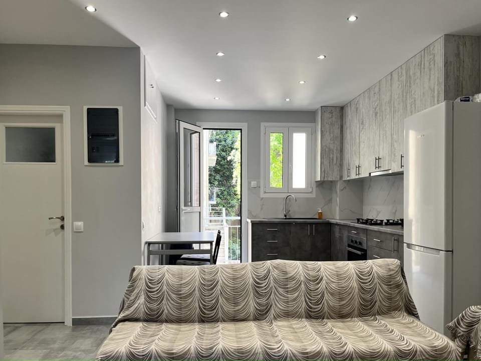 Kitchen or kitchenette, Living room, Seating area, Dining area, pet friendly, stove