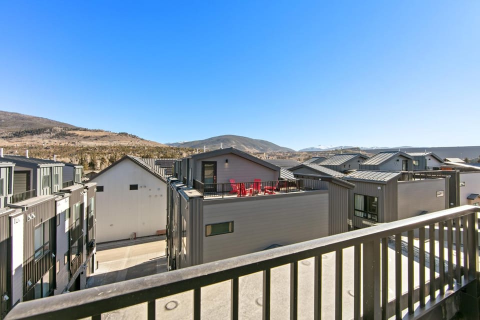 4th St Cross #320D: 2 350 Apartment in Silverthorne