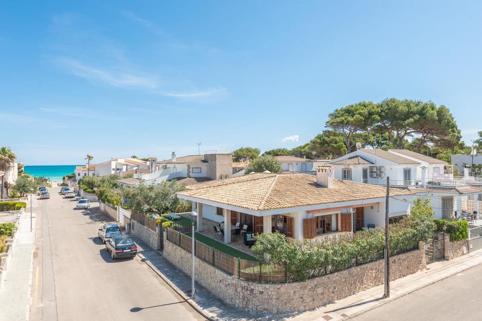 Bird's eye view, Quiet street view