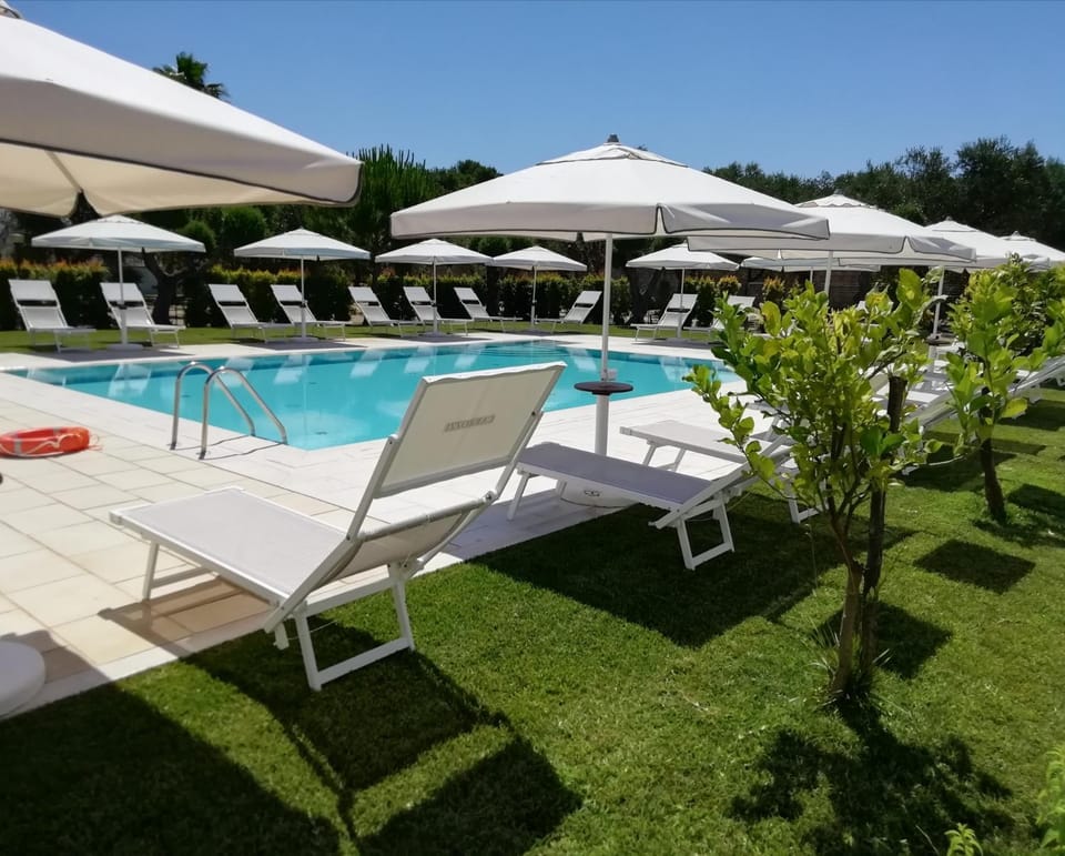 Garden, Swimming pool