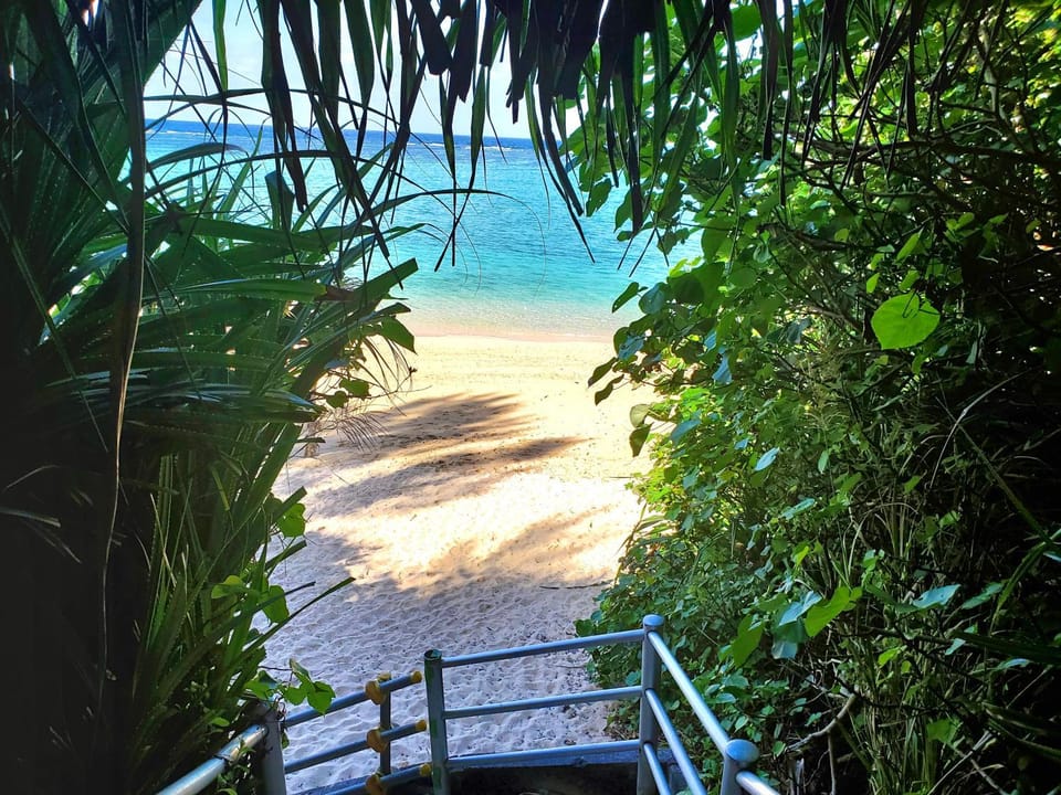 -Shiratec Premium by Base- スイート仕様の貸切ハウス,広い庭を独り占め Villa in Okinawa Prefecture