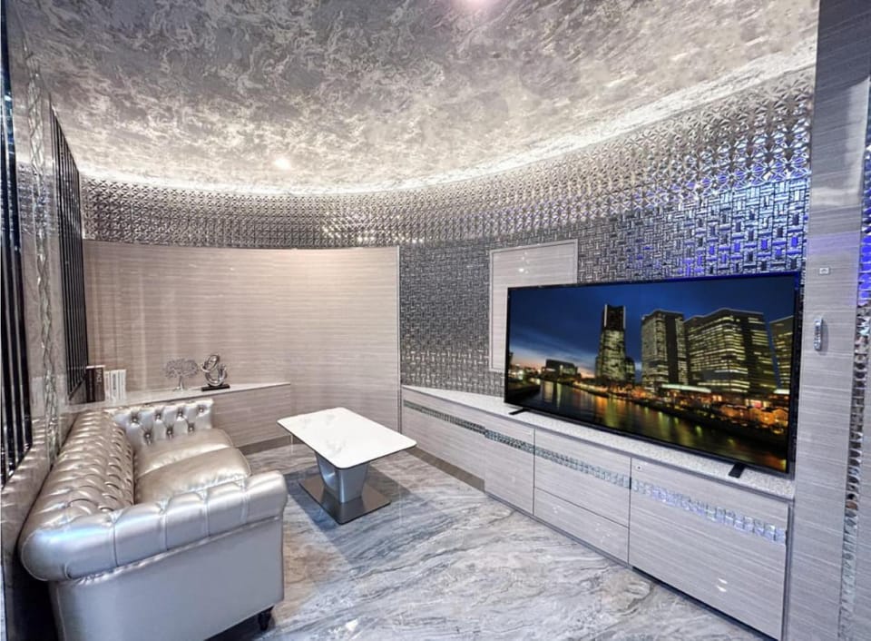 TV and multimedia, Seating area