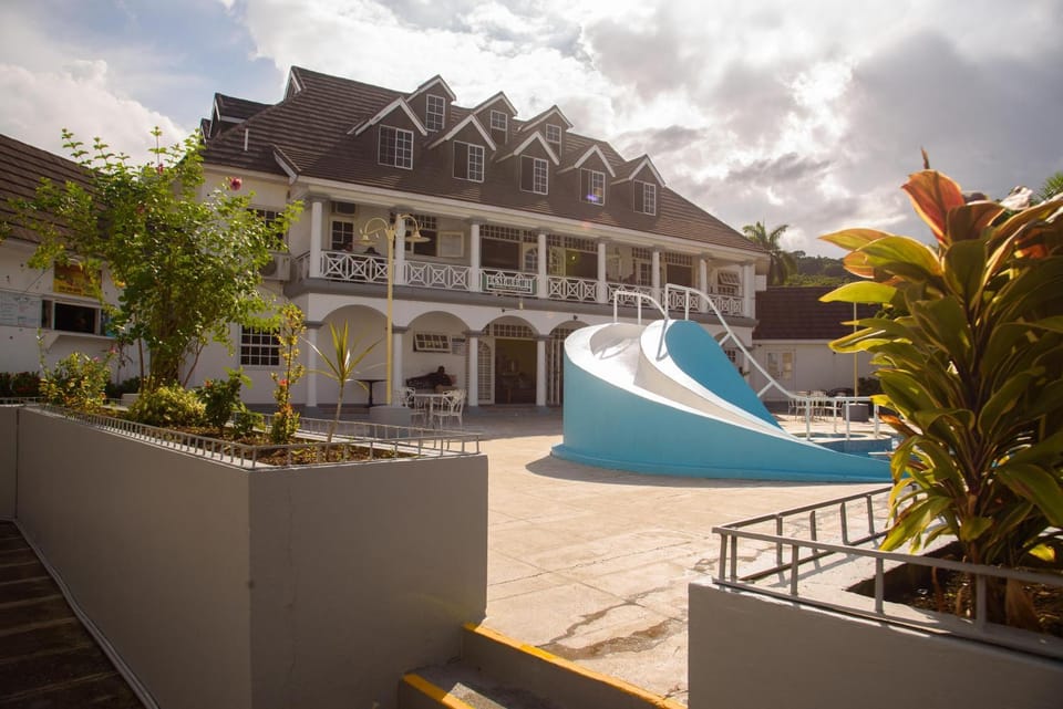 Czar's Oasis Apt B27 @ Ocho Rios Apartment in Ocho Rios