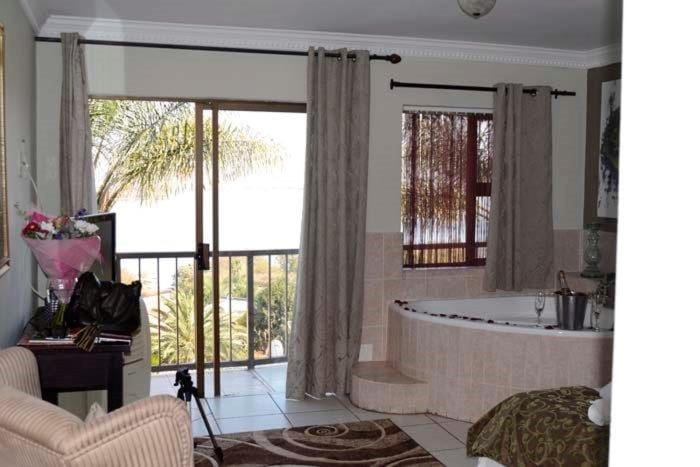 Bed, Bedroom, Bath
