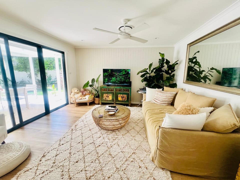 LUXE Tropical oasis, magnesium pool, 4bed House in Noosa Heads
