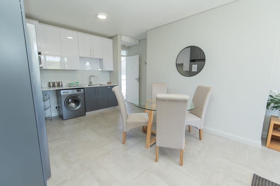Margaux Beachfront Apartment Apartment in Port Elizabeth