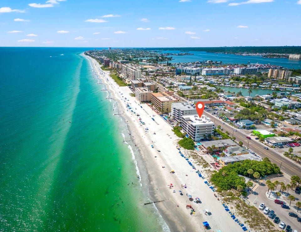 Neighbourhood, Bird's eye view, Beach