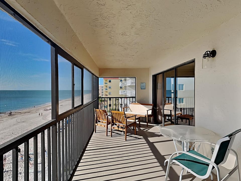 Balcony/Terrace, Seating area, Beach, Sea view