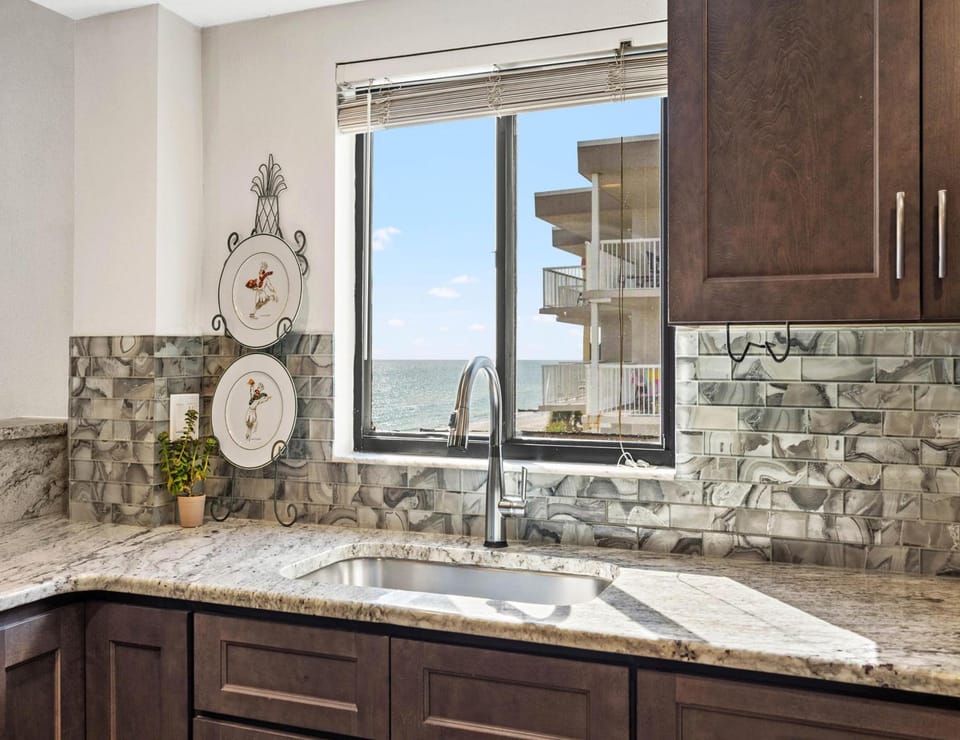 Kitchen or kitchenette, Sea view, kitchen