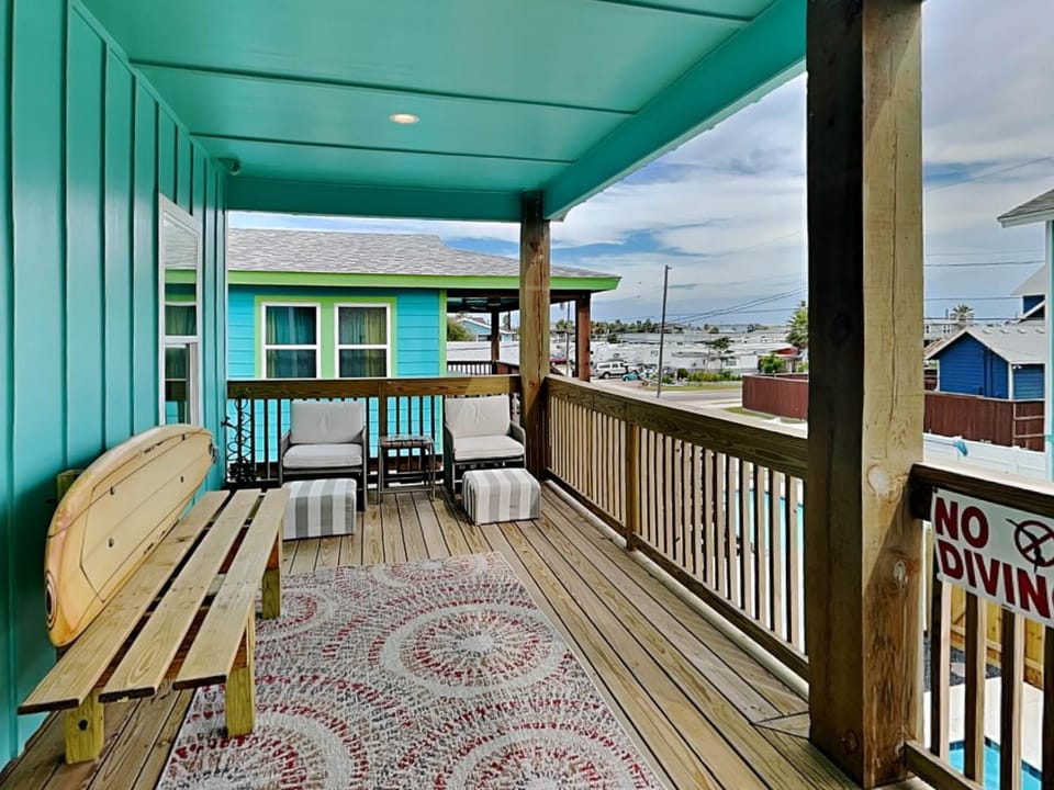 Patio, Balcony/Terrace, Seating area, furniture