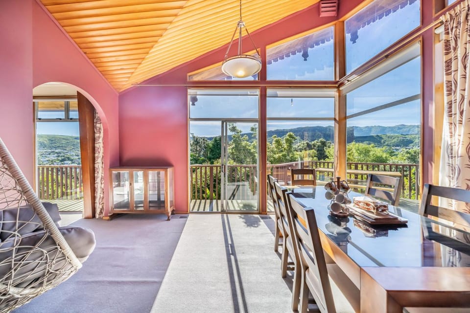 Balcony/Terrace, Dining area, Mountain view