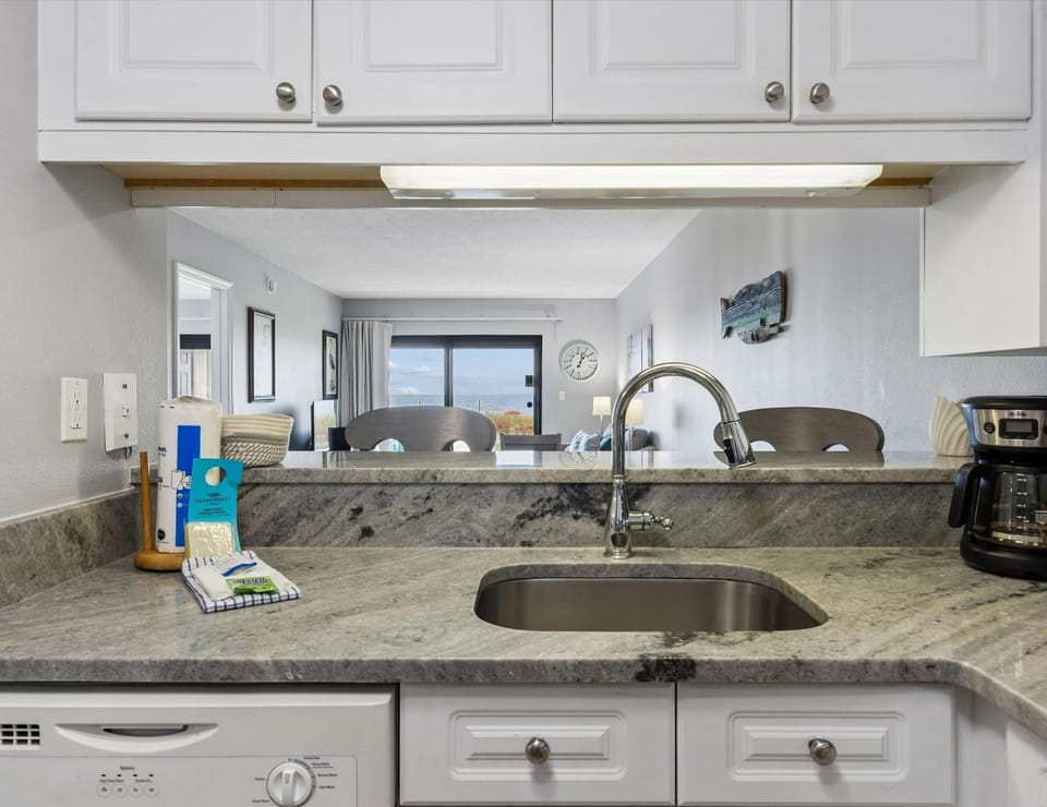 Kitchen or kitchenette, Living room, Seating area, Sea view