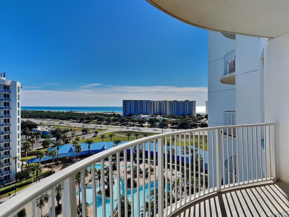 Balcony/Terrace, Aqua park, Pool view, Sea view