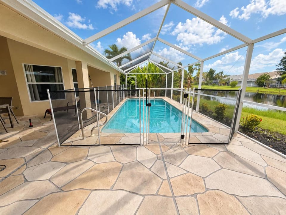 Pool view, Swimming pool