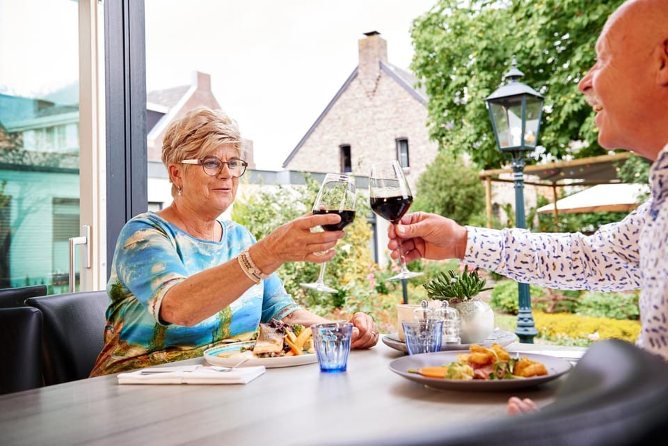 Restaurant/places to eat, Food and drinks