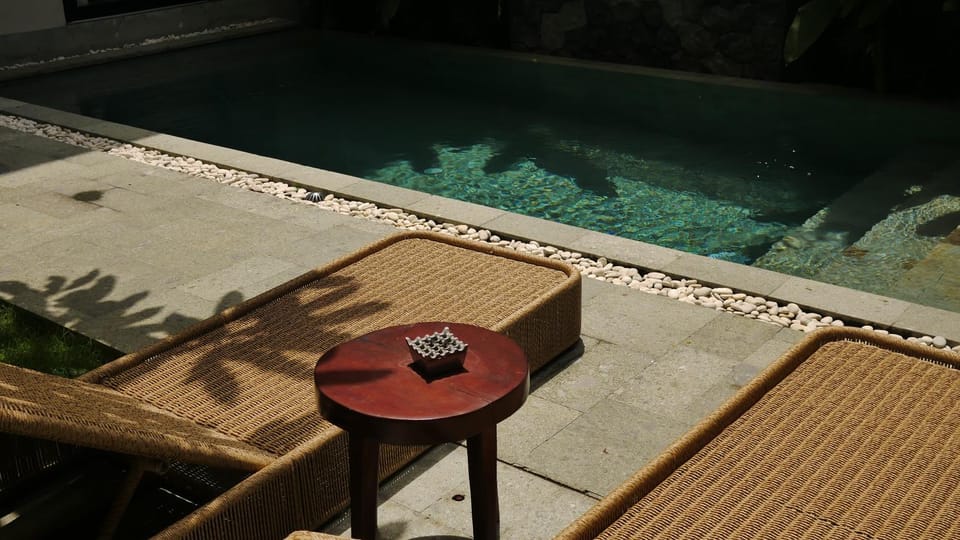 Pool view, Swimming pool, sunbed