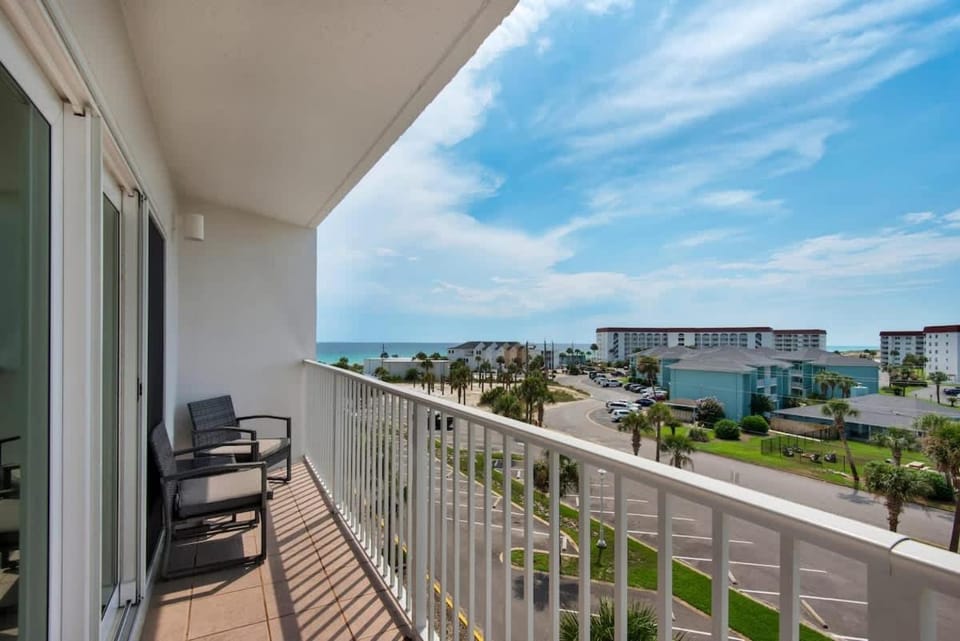 Beach Balcony View! Heated Pool! House in Okaloosa Island