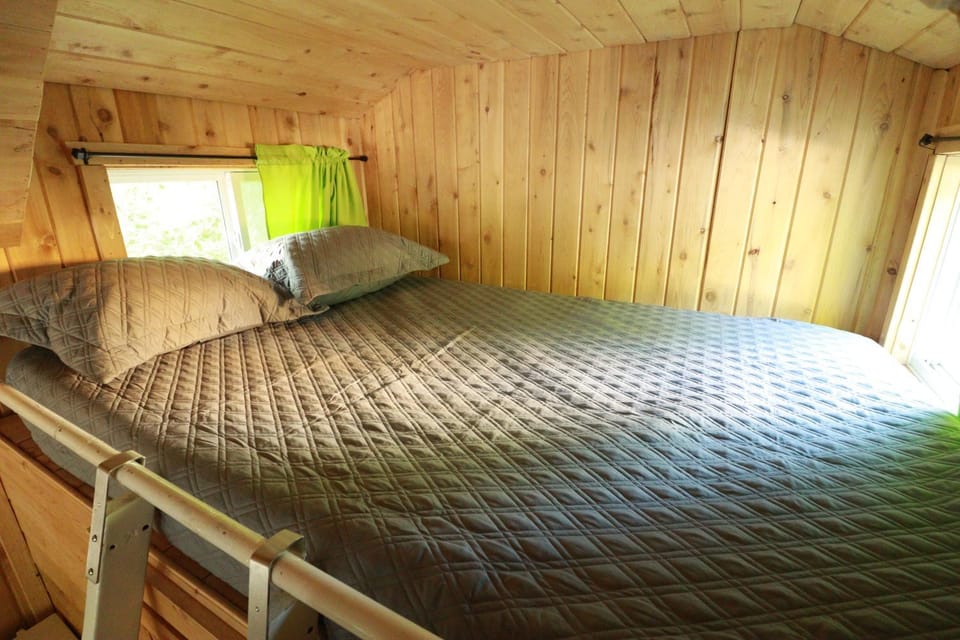 Waterfront Tiny House near Pomquet Beach- Winterized House in Nova Scotia