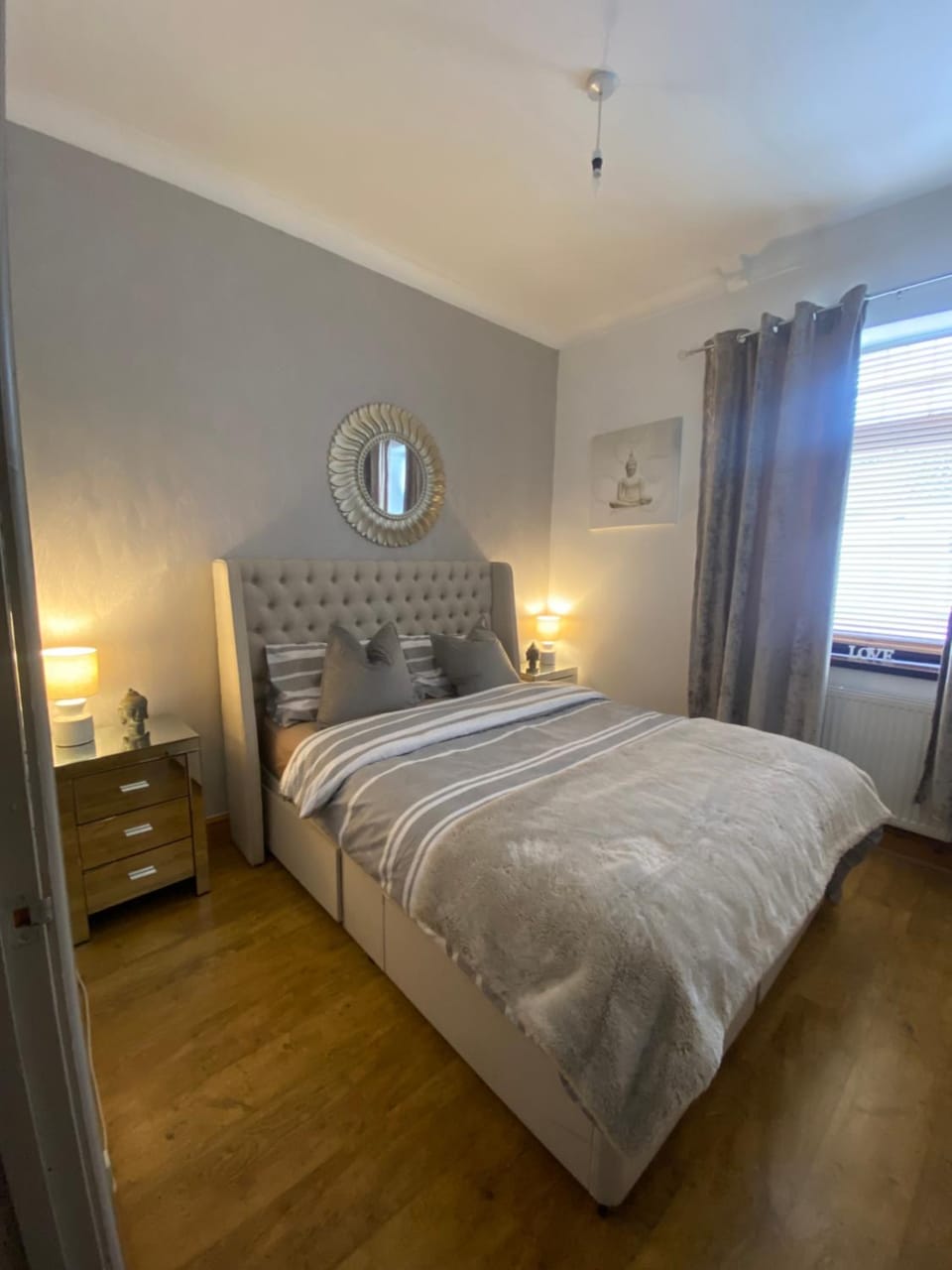 Bed, Photo of the whole room, Bedroom
