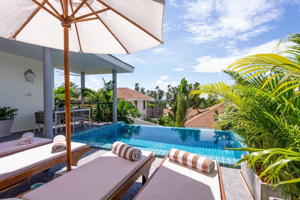 Balcony/Terrace, Pool view, Swimming pool