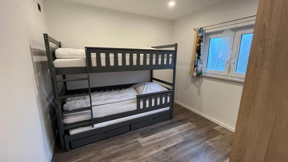 Bed, bunk bed
