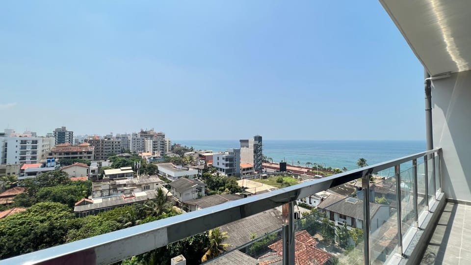 City view, Sea view
