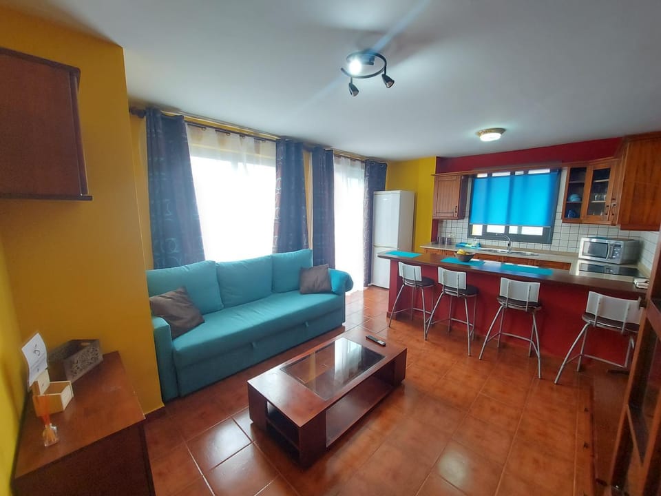 Kitchen or kitchenette, Seating area, Dining area, minibar
